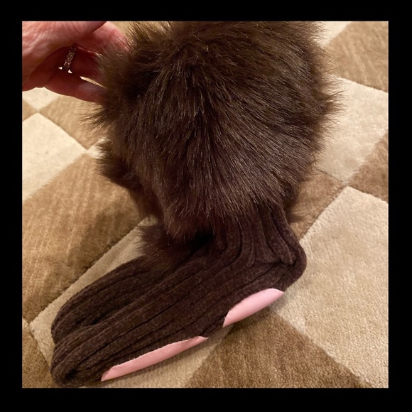 ❤️NWT❤️KIDS SLIPPER SOCKS WITH FAUX FUR TRIM - Picture 7 of 7